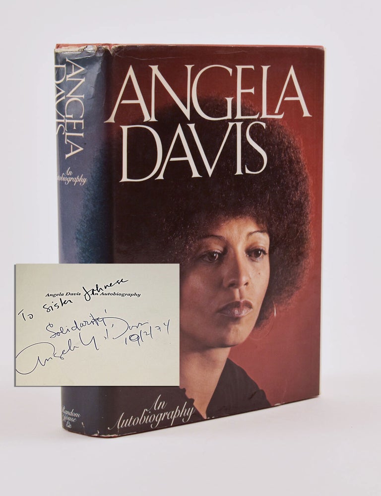Item #8781 Angela Davis : An Autobiography. Angela Yvonne Davis.
