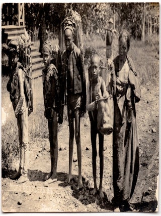 [A U.S. Army officer&rsquo;s diary and assemblage of photographs documenting his experiences during the Moro Rebellion.]